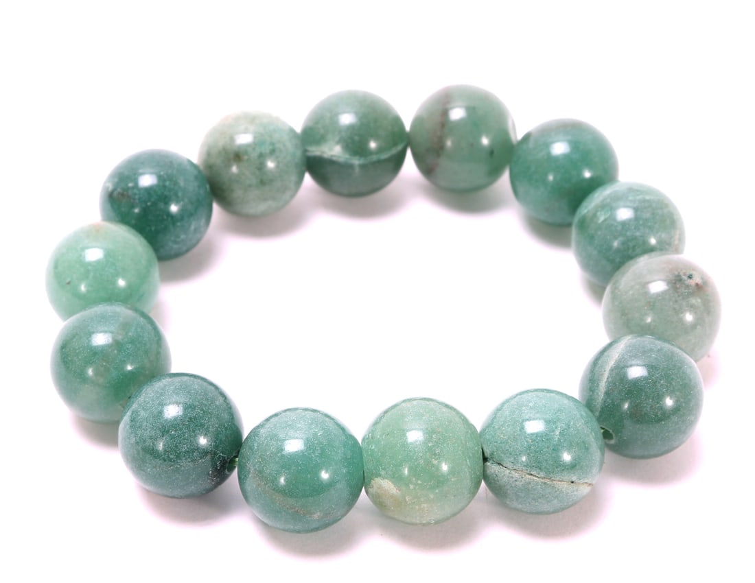 Lovely Light Green Jade Style Beaded Bracelet (1 of 3)