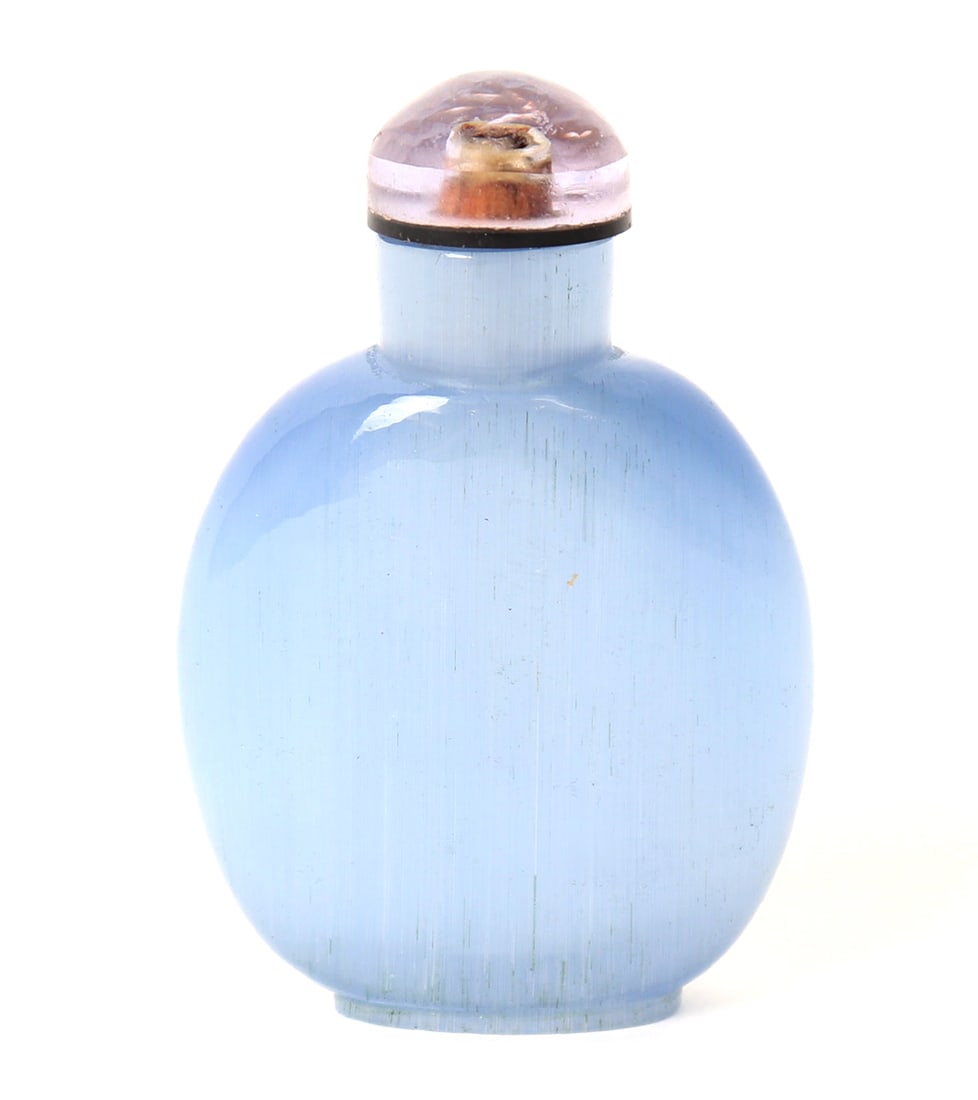 Chinese Lavender Glass Snuff Bottle (1 of 6)