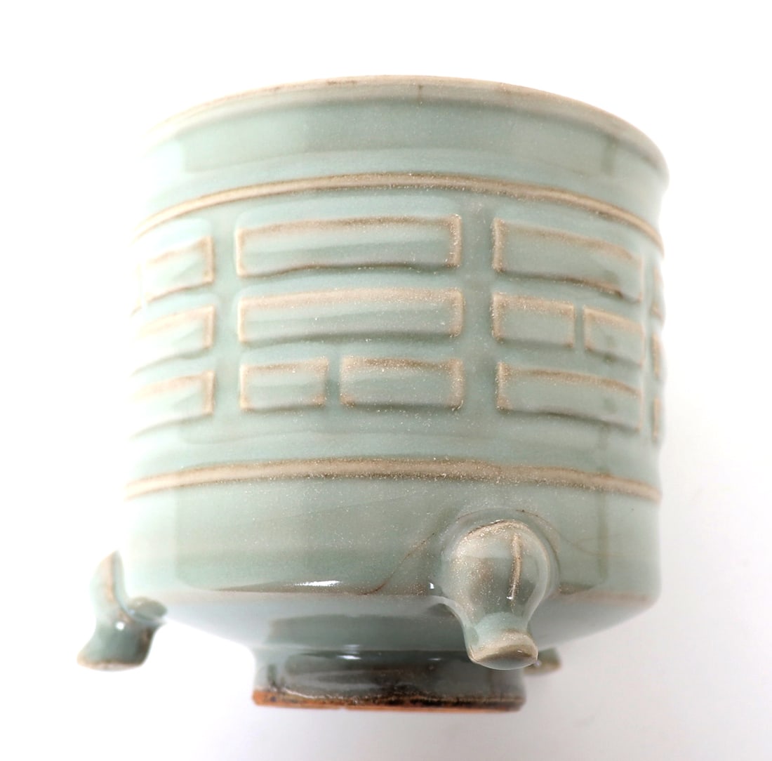 Chinese Celadon Tripod Vessel - 7