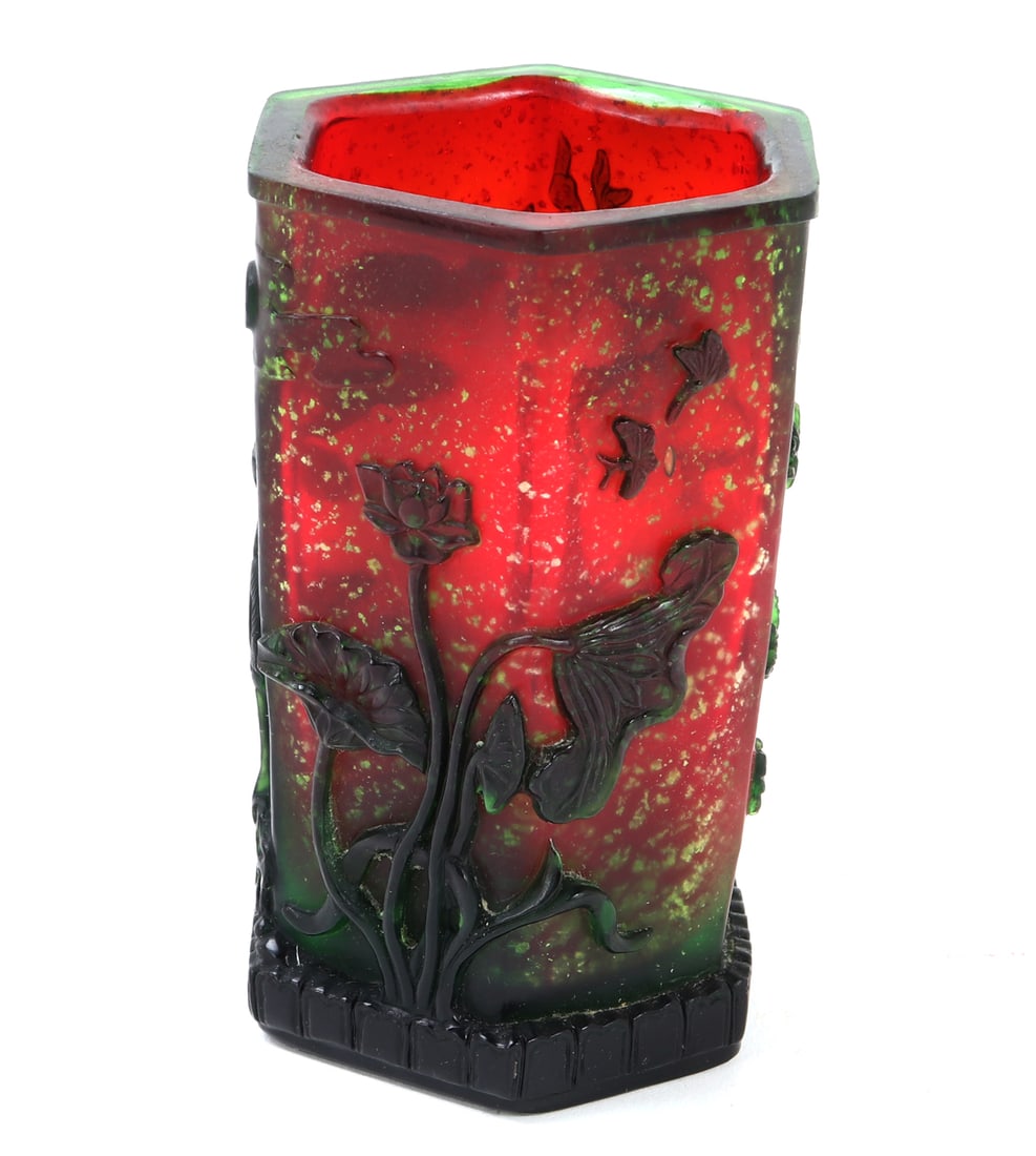 Chinese Green & Red Peking Glass Vase: Gorgeous Chinese green and red Peking glass vase with flowers in bloom throughout applied to the hexagonal vase. Lovely silver flakes throughout, four character mark to the base. Size 5 1/8" H,