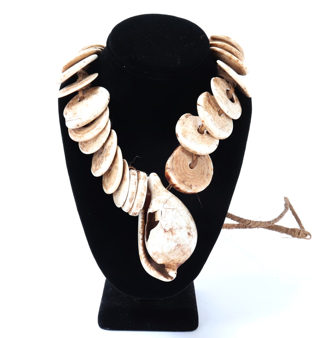 Handsome Shell Necklace, Philippines (1 of 7)