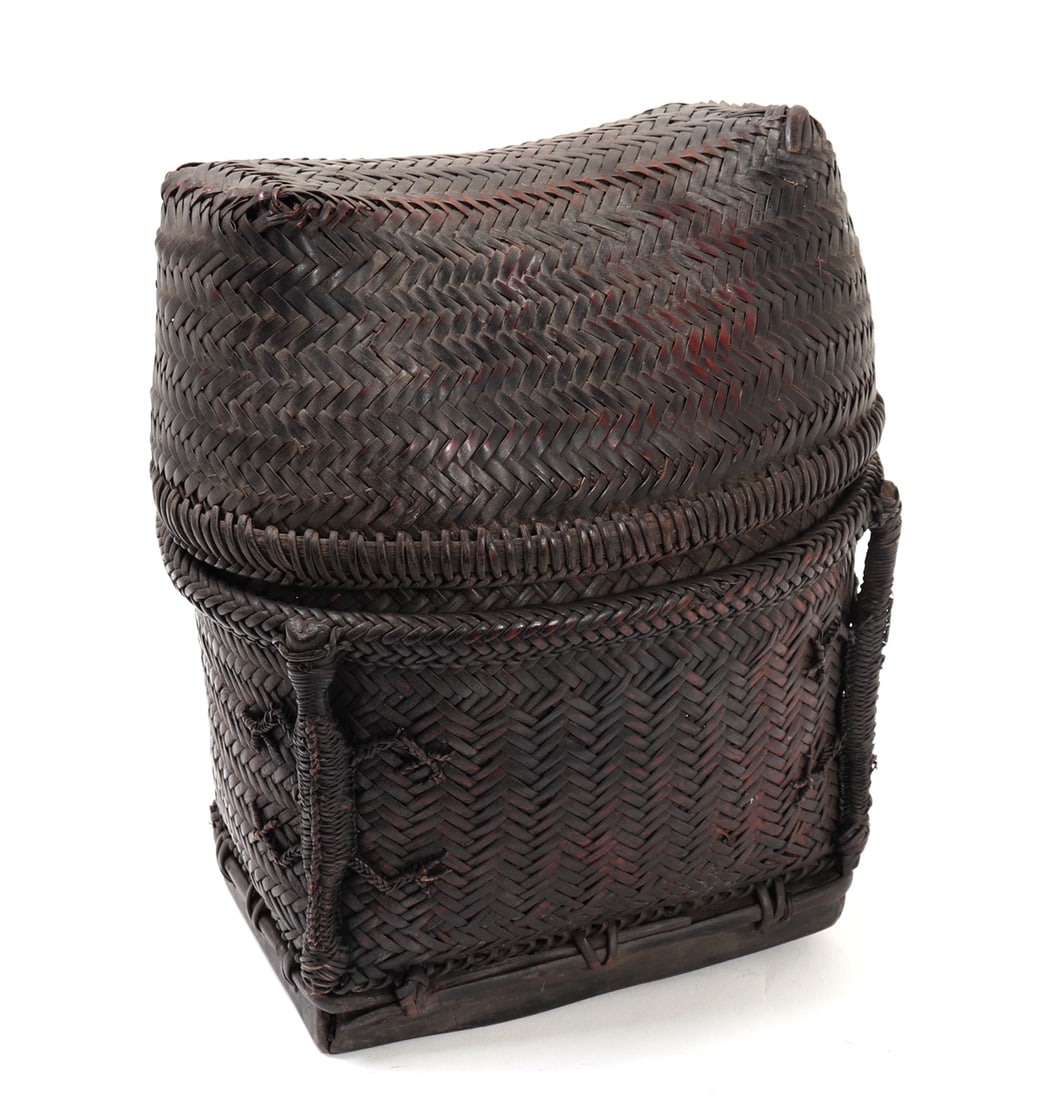 Filipino Rattan Back Pack with Lizards: Wonderful hand made rattan braided basket from the Philippines with handsome lizards in braided rattan to the sides. Loops for a carrying strap to the reverse. Basket reinforced with bamboo to the
