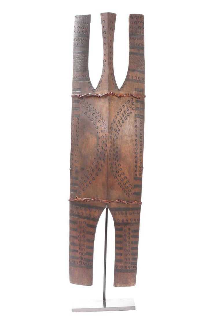 Philippines Burnished & Tattooed Shield, Circa 1920-40's: Philippines archipelagos, Northen Luzon, Cordillera Mountain Range, Ifugao / Igorot / Tinguian peoples status shield, circa 1920 - 1940's. Beautifully tattooed all over with opposing half moons and