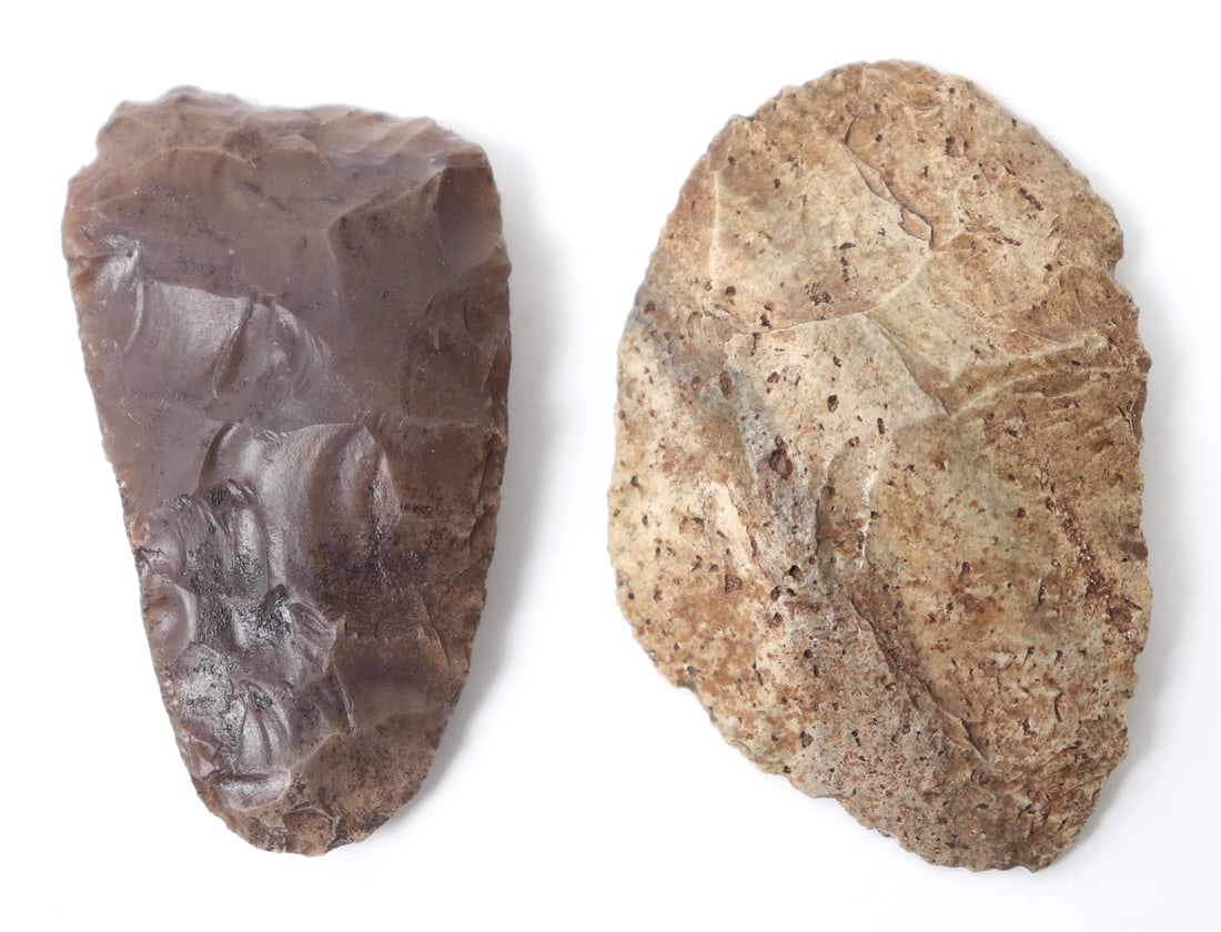 Very Nice Paleo Point & Scraper: Deep brown Paleo point, hand knapped and shapped into a rounded point. Cream and brown colored scraper. Size 2 3/4" L largest ex-Crater Rock Lake Museum, Oregon 1950's