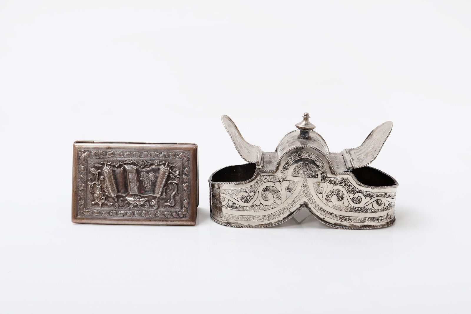 Exquisite Silver Betel Nut Box & Case set (1 of 1)