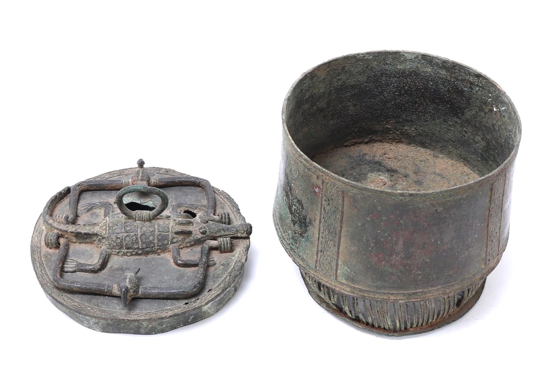 Fine Asante Lidded (Kuduo) Bronze Vessel - 3