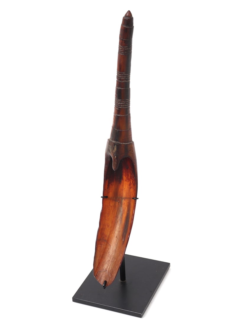 Carved Horn Spoon or Ladle, Possibly East Africa, 20th Century: Africa, possibly East Africa, 20th century A finely carved horn spoon or ladle, worked in a richly translucent amber and chestnut-brown horn with an elongated, gently concave bowl and a tapering