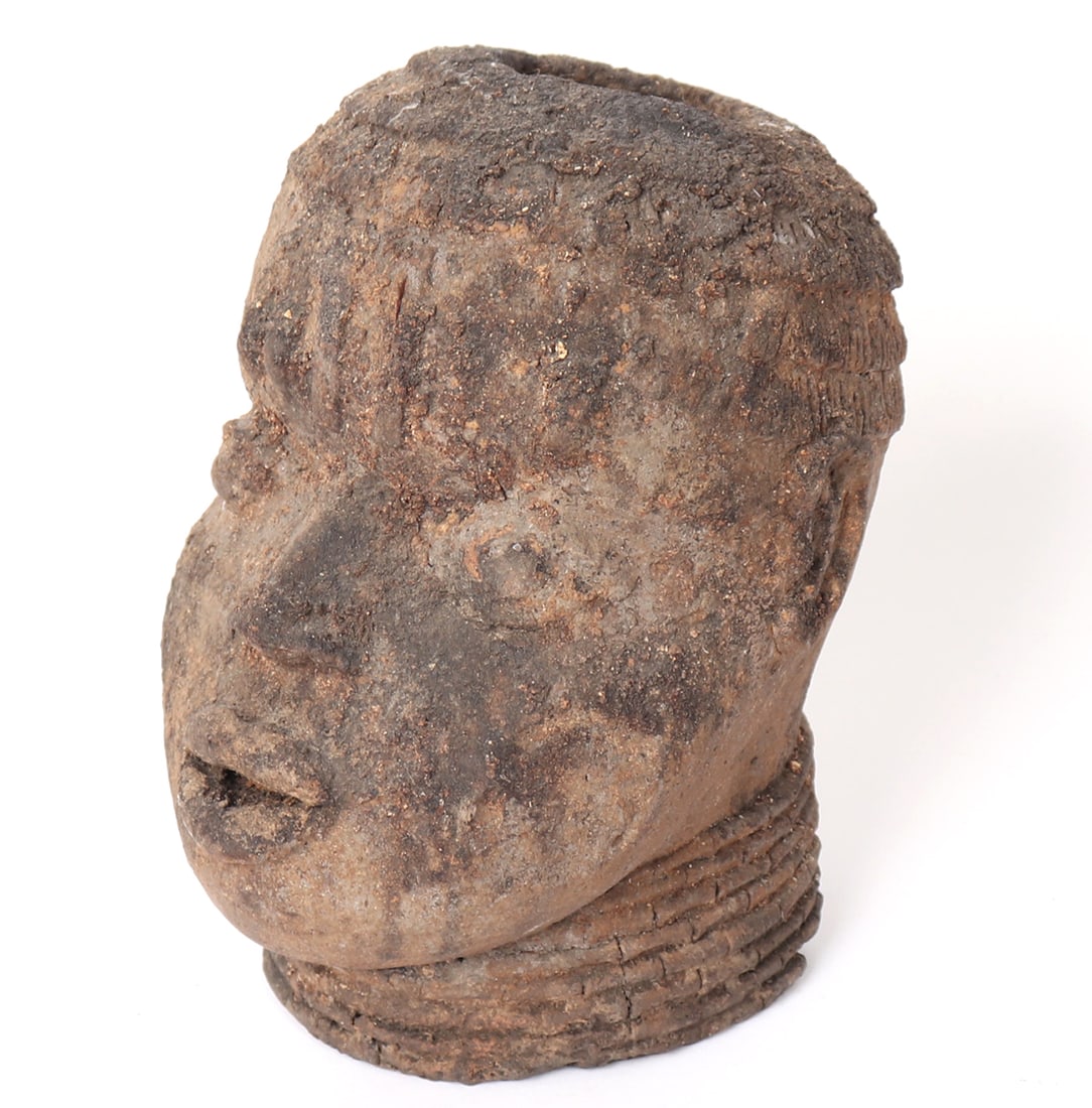 Edo Terracotta Head, Kingdom of Benin 16th-17th c.: Africa, Nigeria, Kingdom of Benin / Edo Kingdom / Benin Empire 16th - 17th century terracotta head. Exceptional untouched commemorative head of the Oba. Early ancestral terracotta head used in altars 