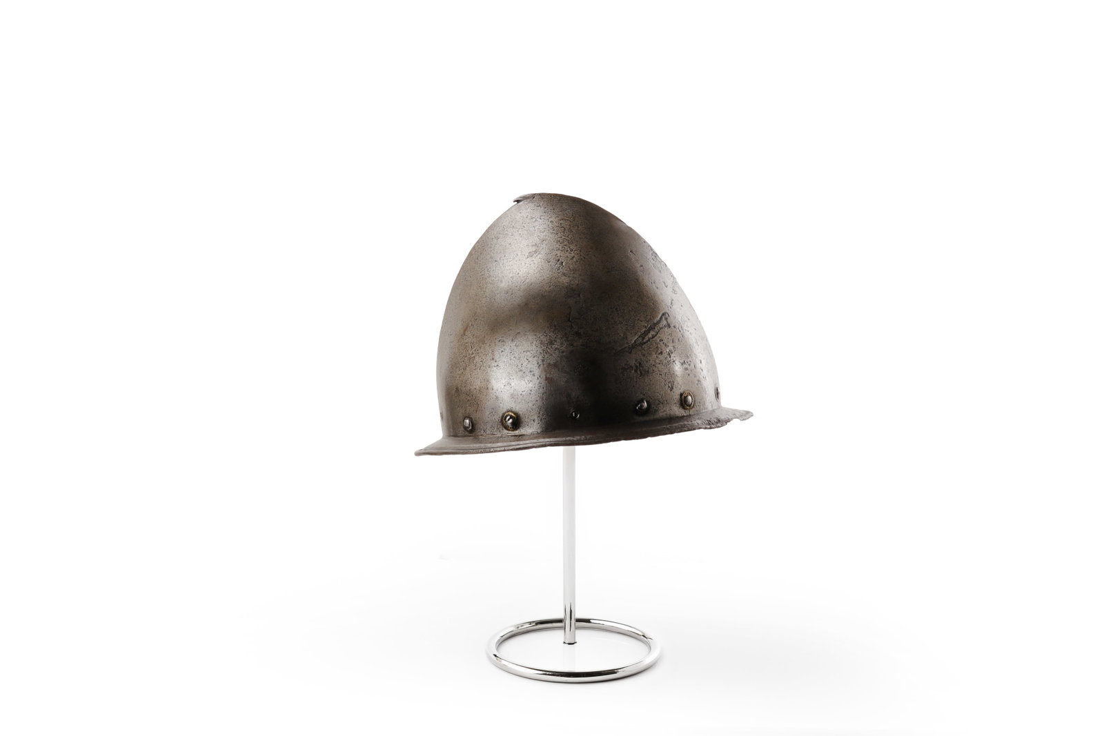 Spanish Conquistador Helmet, 16th C.: Spanish steel conquistador cabasset helmet armor, 16th century. The helmet is formed with a rounded, high domed skull, narrow flared brim, rolled edge, and riveted lower border with mixed metal rivet