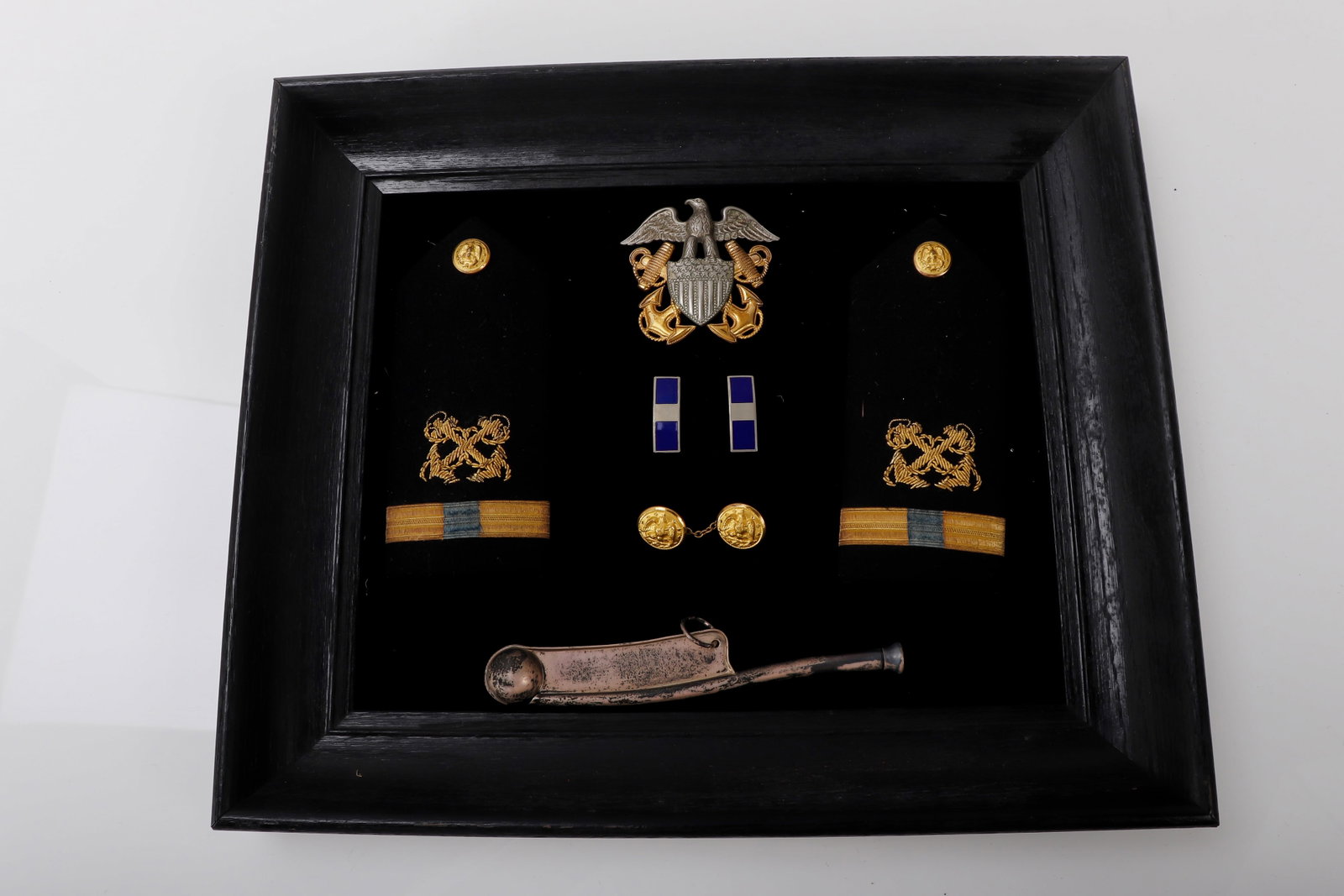 Shadow box of Vintage U.S officer insignia (1 of 4)