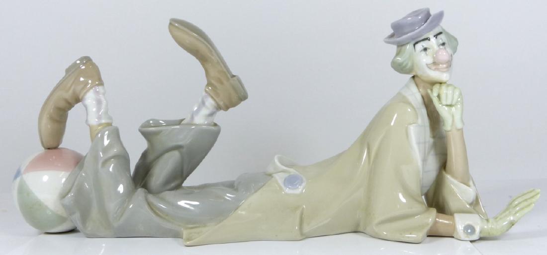 LLADRO RECLINING CLOWN PORCELAIN FIGURE #4618 (1 of 7)