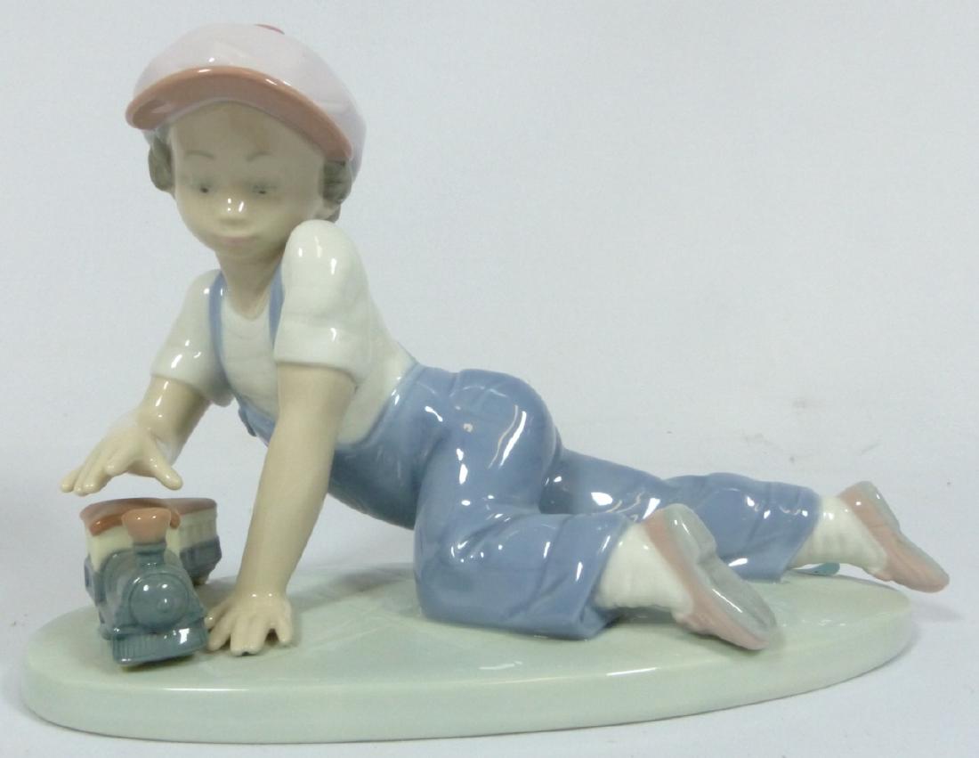 LLADRO 'ALL ABOARD' 7619 PORCELAIN FIGURINE w BOX (1 of 7)