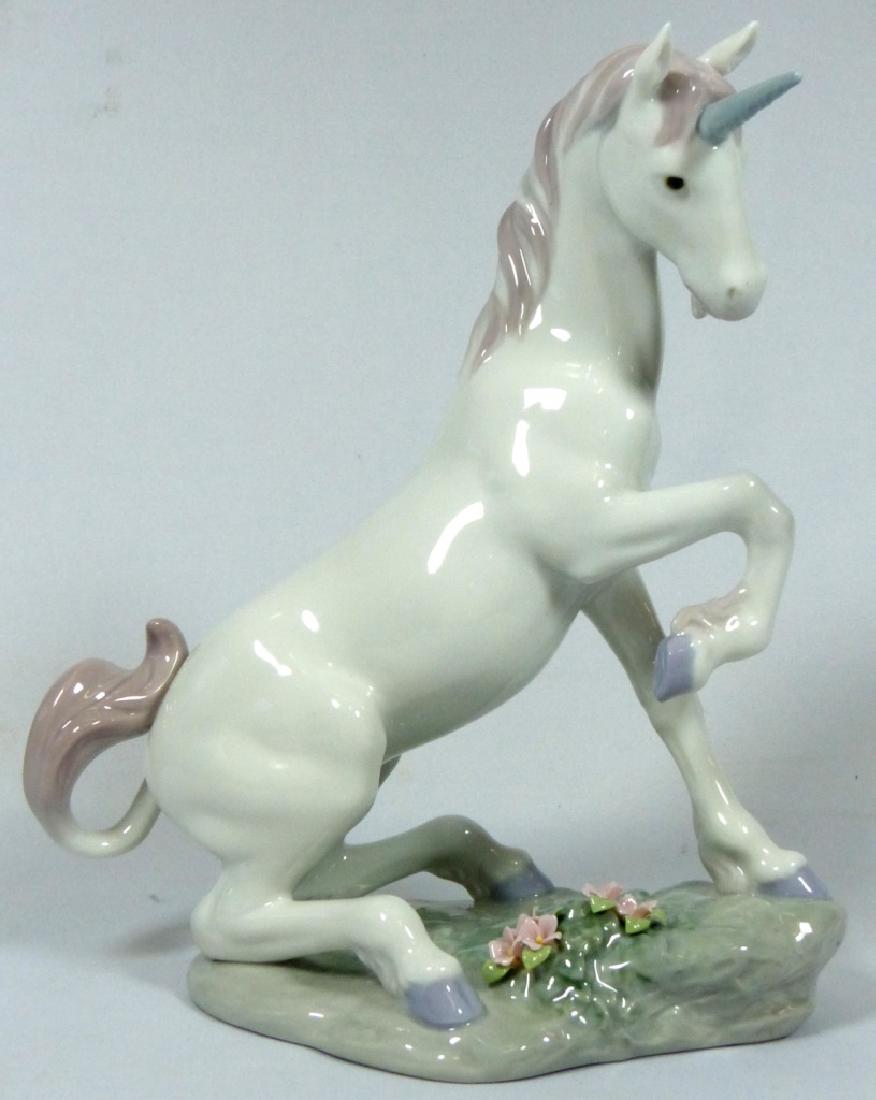 LLADRO 'UNICORN' 7697 PORCELAIN FIGURINE w BOX (1 of 8)