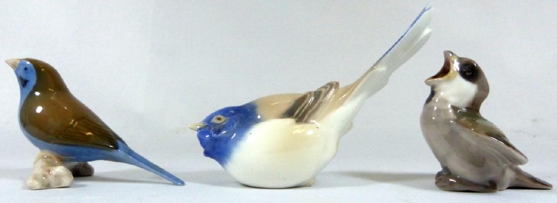 3pc B&G COPENHAGEN PORCELAIN BIRDS: 3 Bing and Grondahl Copenhagen birds, numbered 1633, 2242 and 1852. Each marked to bottom. Largest measures 5" (12.7cm).