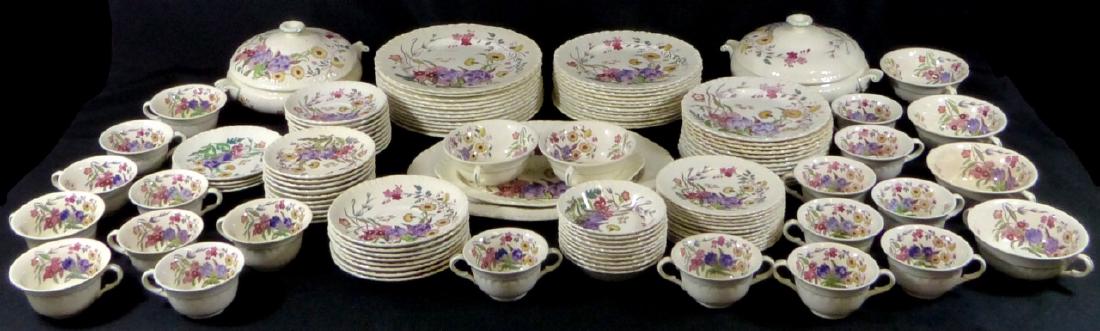 118pc WEDGWOOD RANUNCULUS PORCELAIN CHINA SET (1 of 3)