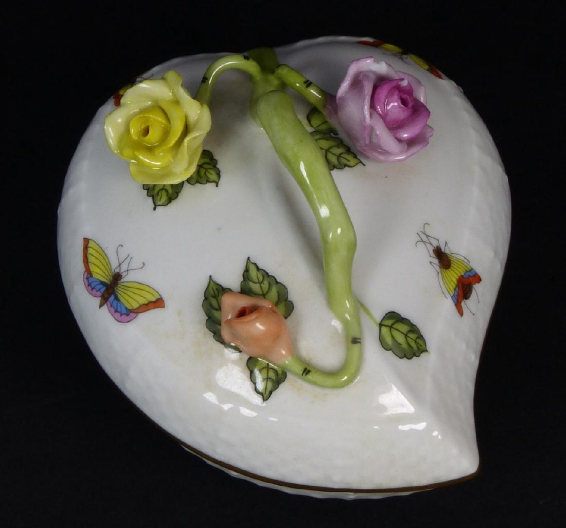 HEREND ROTHSCHILD PORCELAIN COVERED BOX (1 of 7)