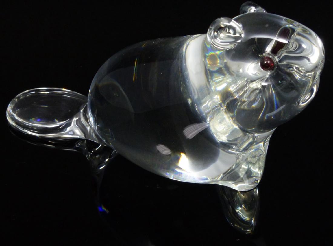 STEUBEN CRYSTAL BEAVER FIGURINE (1 of 7)