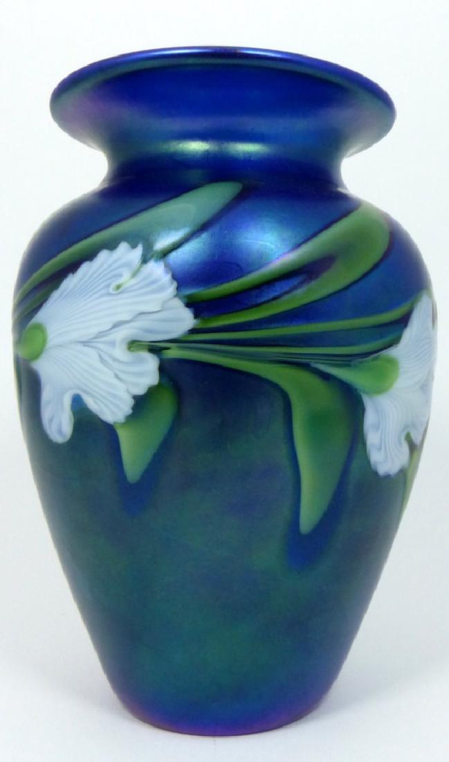 ORIENTE & FLUME BLUE IRIDESCENT ART GLASS VASE (1 of 8)