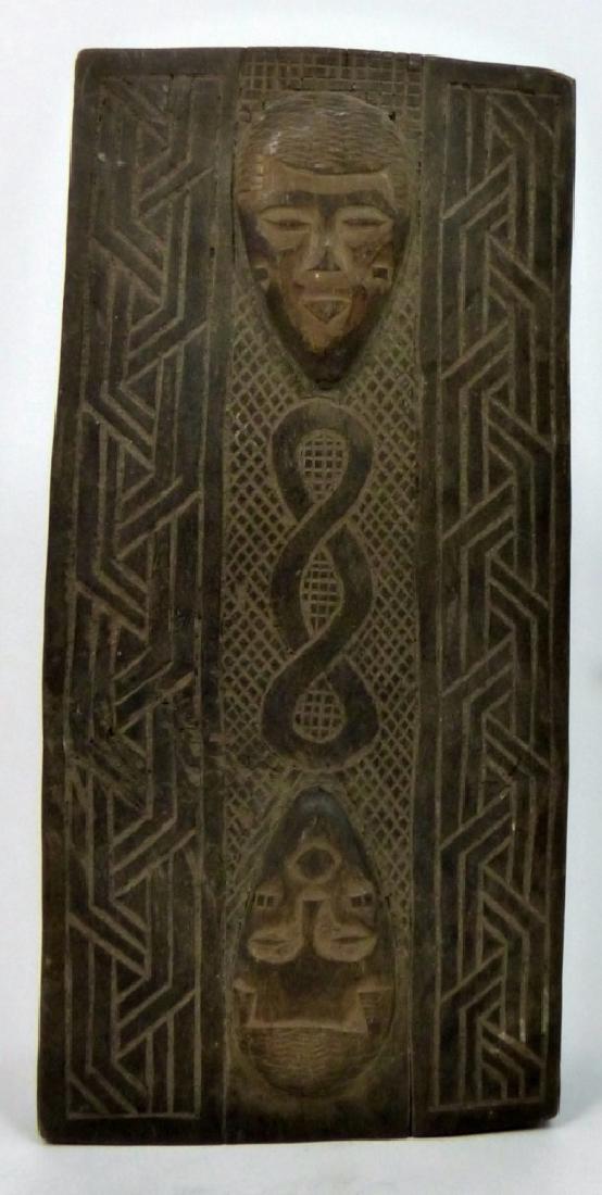 AFRICAN CARVED WOODEN LIDDED BOX (1 of 6)