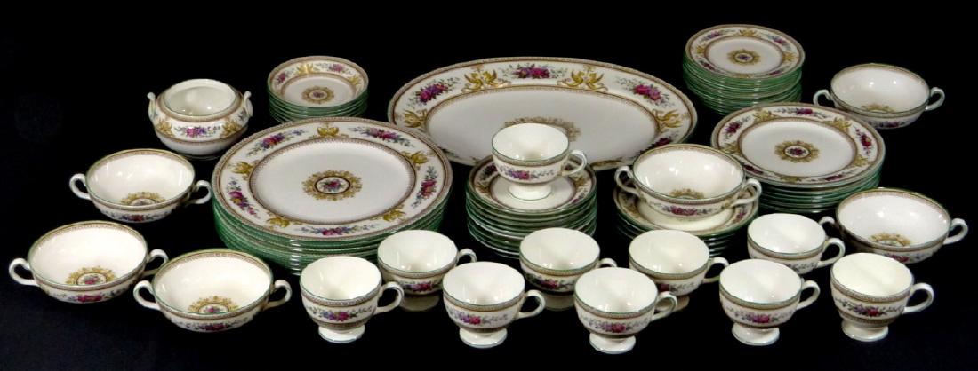 66pc WEDGWOOD COLUMBIA PORCELAIN DINNERWARE (1 of 7)