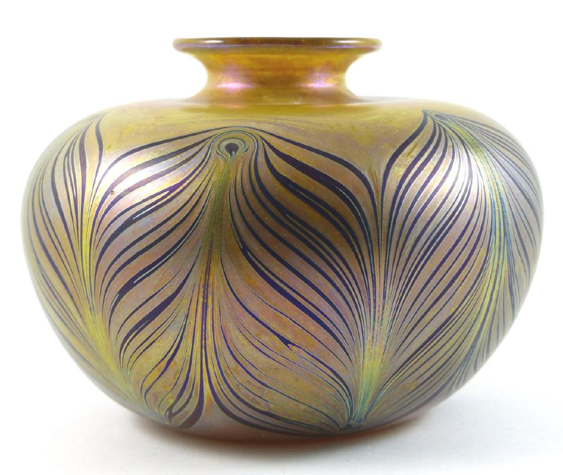 CHRIS HEILMAN IRIDESCENT ART GLASS VASE (1 of 8)