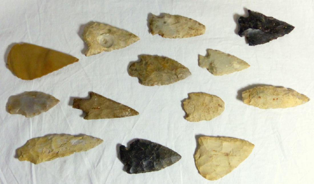 250pc NATIVE AMERICAN INDIAN ARROWHEADS (1 of 4)