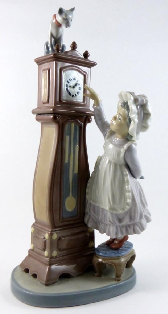 LLADRO 'BEDTIME' PORCELAIN FIGURINE GIRL w CLOCK (1 of 7)