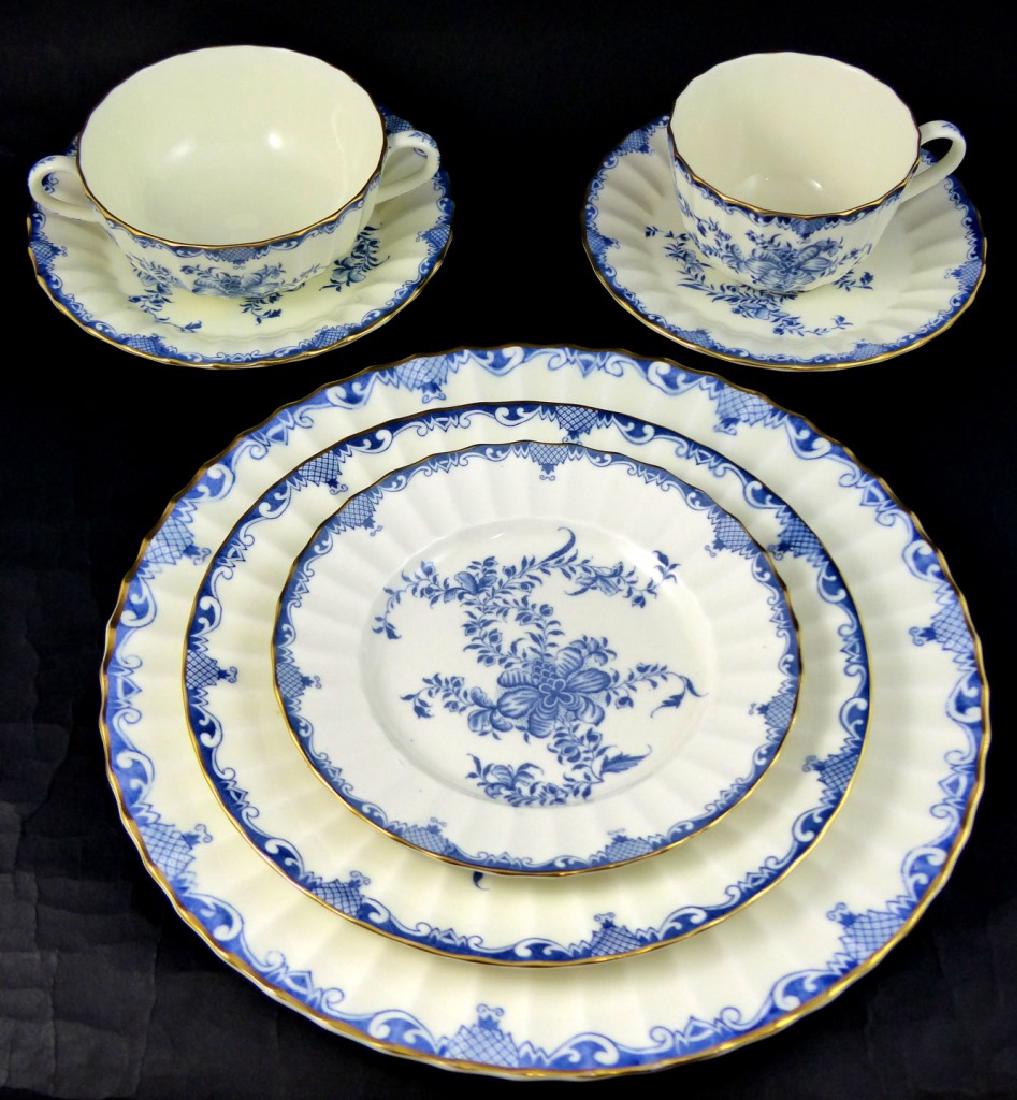 101pc ROYAL WORCESTER MANSFIELD BLUE CHINA SET (1 of 8)