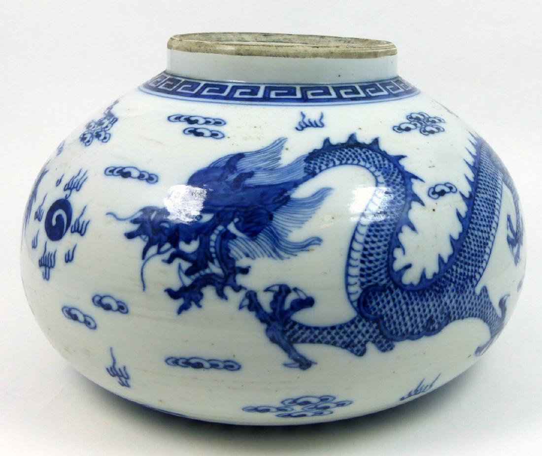 CHINESE BLUE & WHITE PORCELAIN BRUSH WASHER (1 of 10)