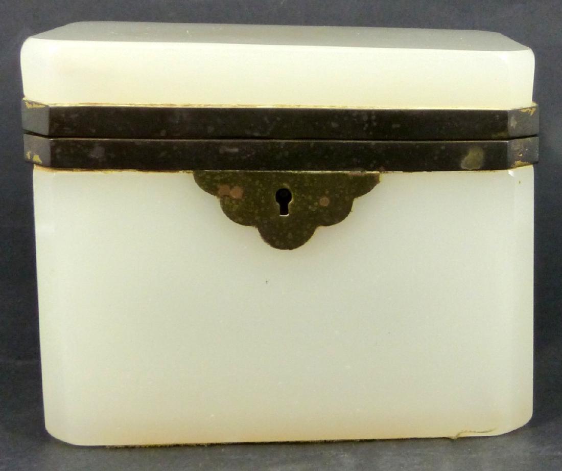 ANTIQUE FRENCH OPALINE GLASS BOX (1 of 6)