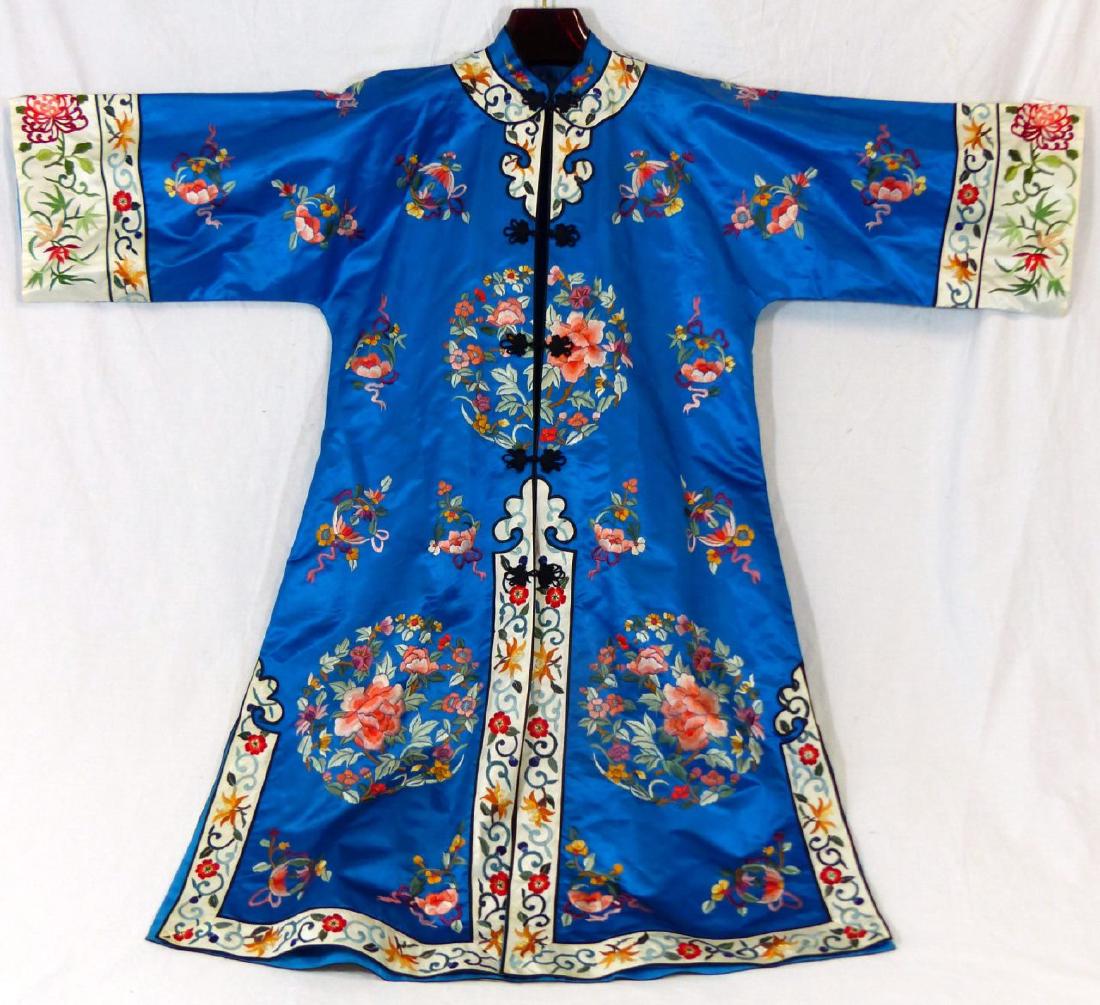 VINTAGE CHINESE EMBROIDERED SILK ROBE (1 of 10)