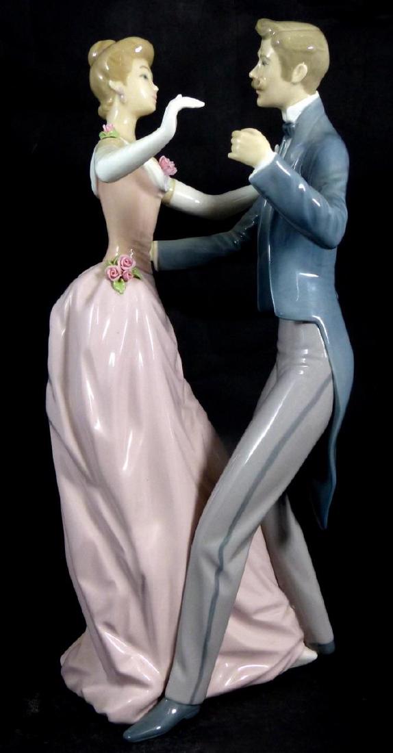 LLADRO 'ANNIVERSARY DANCE' PORCELAIN FIGURINE (1 of 9)