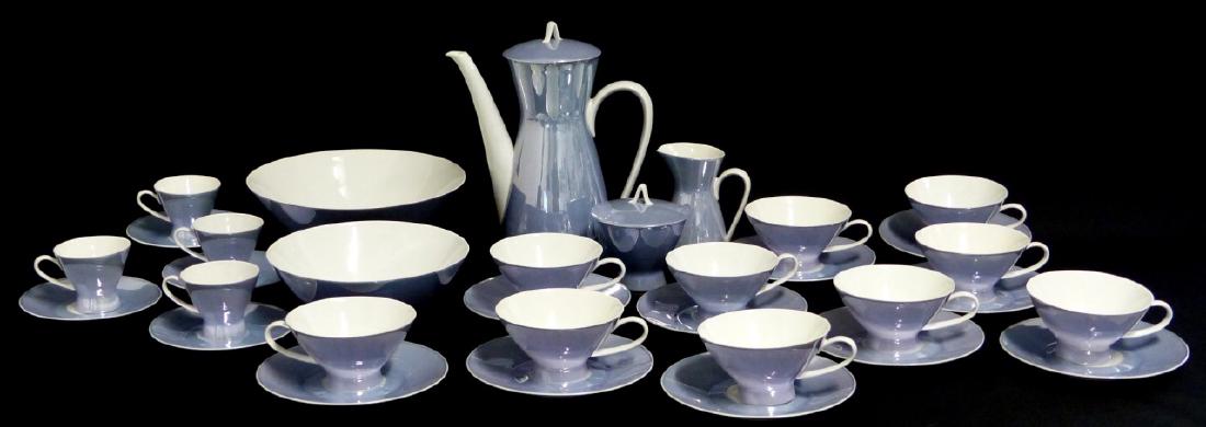 33pc ROSENTHAL CRYSTALLINE BLUE BY RAYMOND LOEWY (1 of 7)