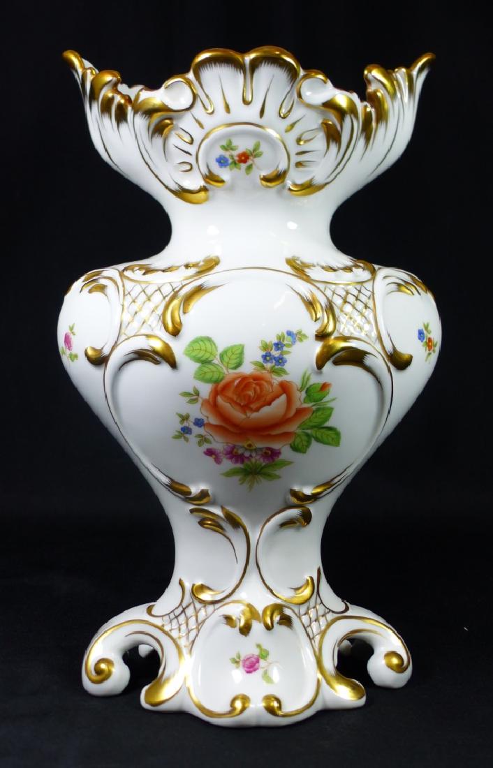 HEREND PETIT BOUQUET DE ROSE PORCELAIN VASE (1 of 8)