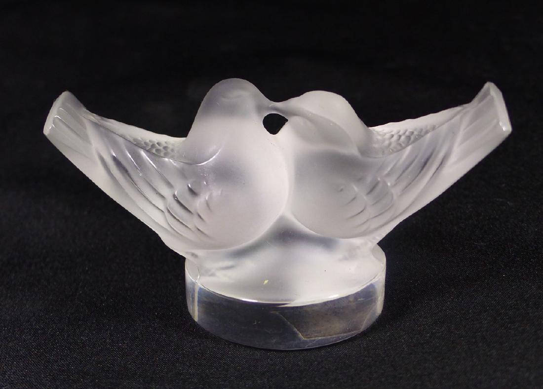 LALIQUE CRYSTAL 'KISSING DOVES' PAPERWEIGHT (1 of 5)