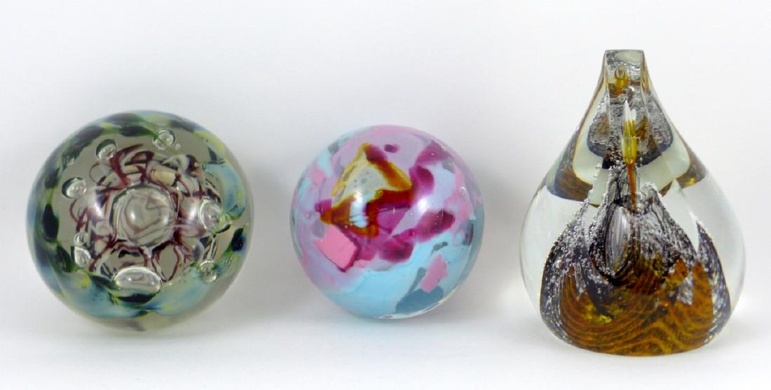 3pc ART GLASS PAPERWEIGHTS SIGNED (1 of 9)