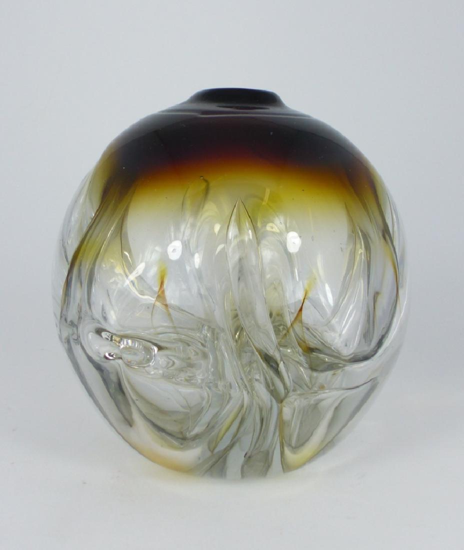 PAUL MANNERS STUDIO ART GLASS VASE (1 of 10)