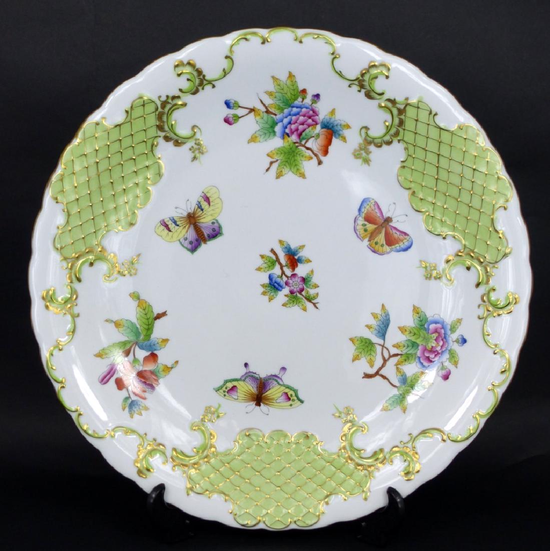HEREND QUEEN VICTORIA LARGE PORCELAIN PLATE (1 of 7)