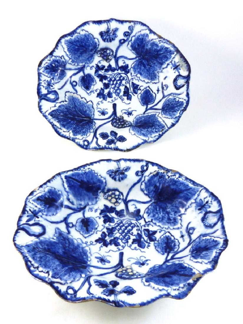 PR EARLY WORCESTER GRAPEVINE BOWLS (1 of 13)