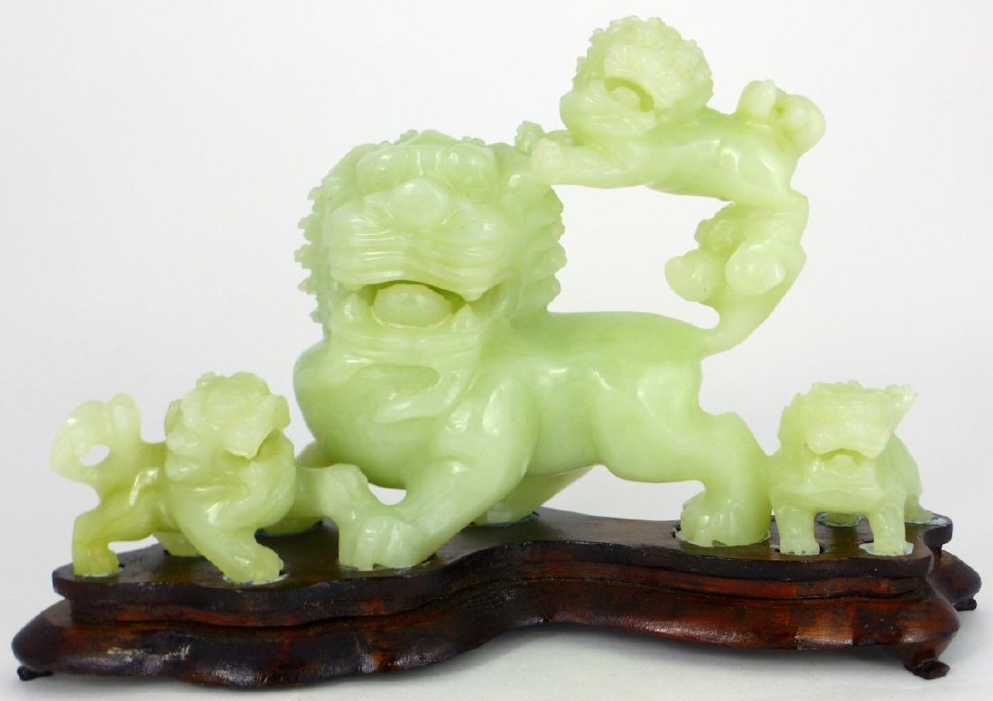 CHINESE CARVED JADE FOO LION SCULPTURE (1 of 5)