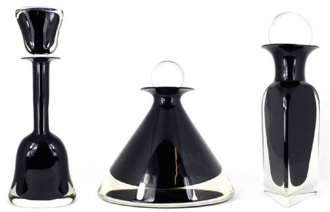 3pc MARIO PINZONI FOR SEGUSO ART GLASS DECANTERS: 3 Mario Pinzoni for Seguso Vetri d'Arte from the sommerso glass bottles. From the collection of the former director and owner (1976-1992), Seguso Vetri d'Arte, Murano-Italy, Maurizio Albarelli. Each m