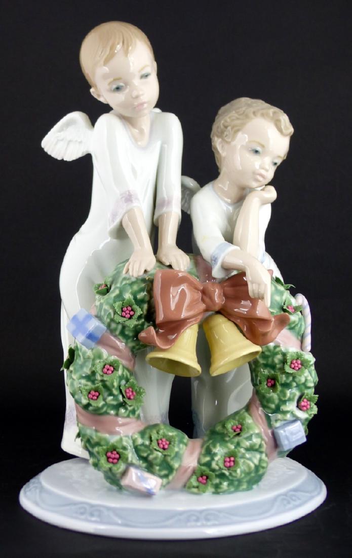 LLADRO 'A HEAVENLY CHRISTMAS' PORCELAIN FIGURINE (1 of 8)