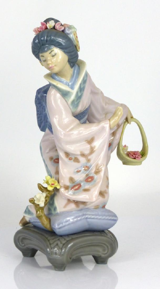 LLADRO 'MICHIKO' PORCELAIN FIGURINE w BOX (1 of 10)