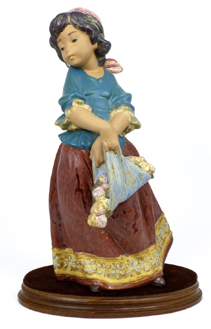 LLADRO 'GIRL CARRYING FLOWERS' PORCELAIN FIGURINE (1 of 5)