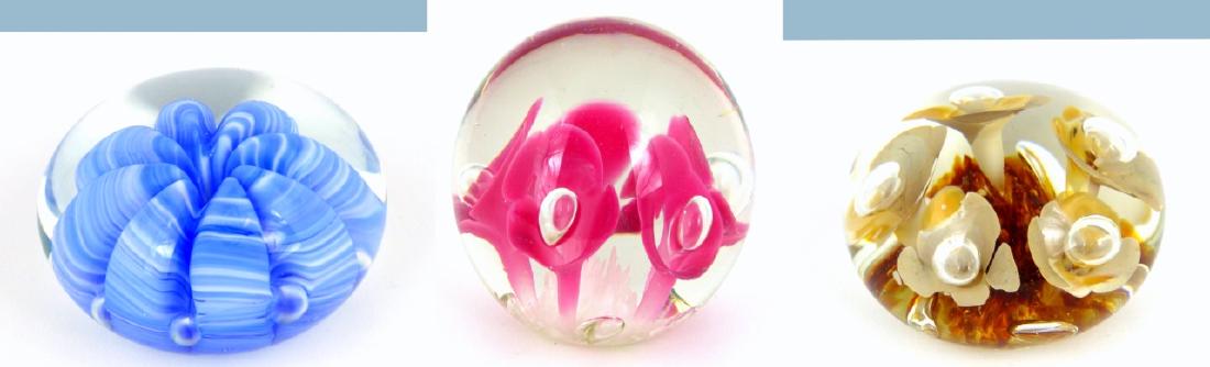 3pc JOE ST CLAIR ART GLASS PAPERWEIGHTS (1 of 12)