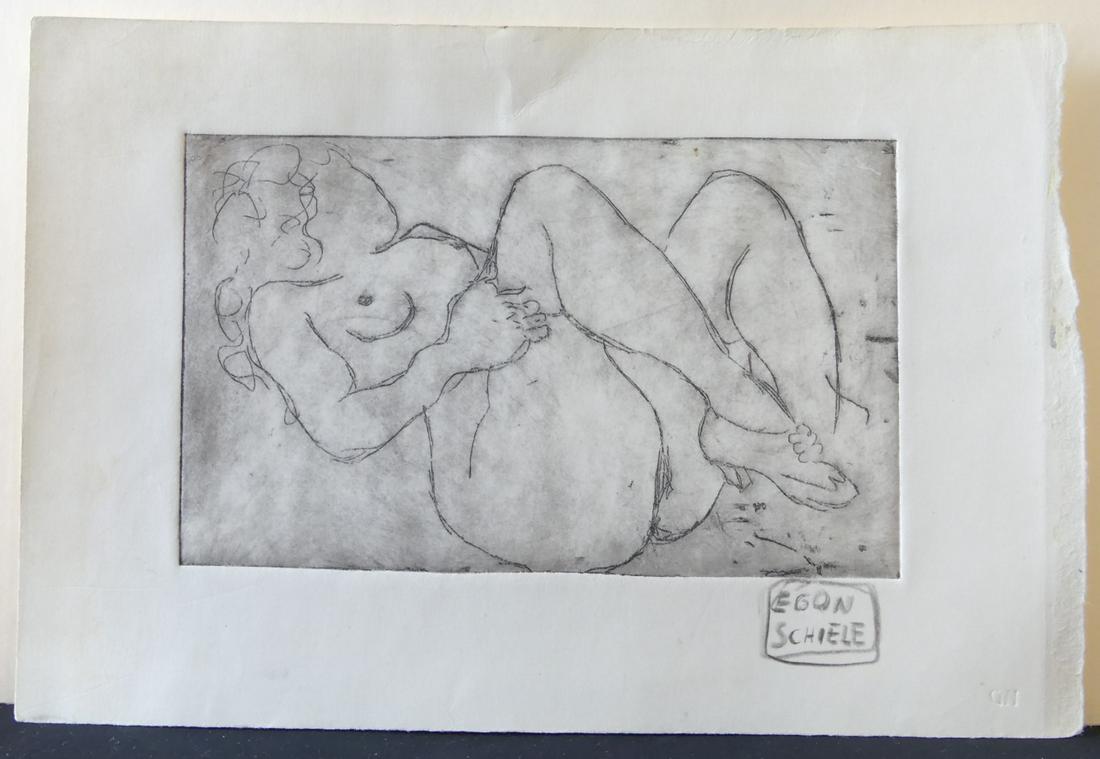 EGON SCHIELE 'RECLINING NUDE' ETCHING: Egon Schiele (Austrian,1890-1918) etching depicting a reclining nude female. Pencil signed lower right. Marked Die Schwarze Katze, 1881, Kunstgalerie, Berlin to verso. Sheet measures 8 3/4" x 6".