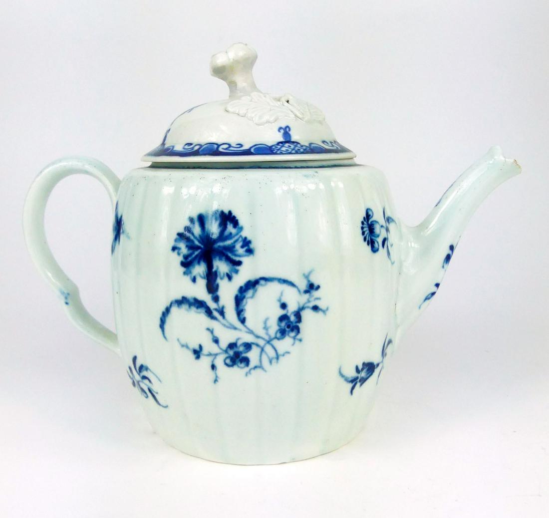 DR. WALL WORCESTER FLUTED PORCELAIN TEAPOT (1 of 5)