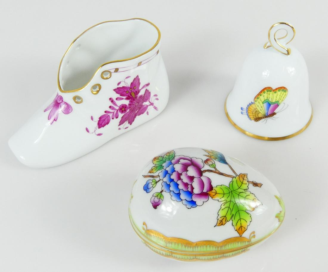 3pc HEREND PORCELAIN ITEMS: EGG BOX, BELL & SHOE (1 of 2)