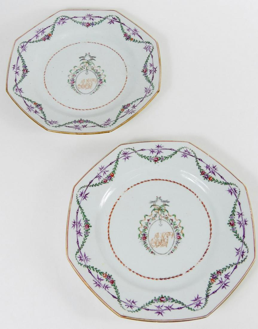 PR CHINESE EXPORT ARMORIAL PORCELAIN PLATES (1 of 6)