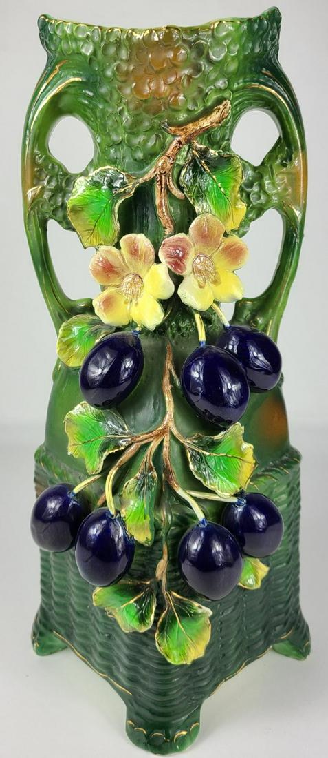 JOSEF STRNACT TURN TEPLITZ MAJOLICA VASE 4723 (1 of 6)
